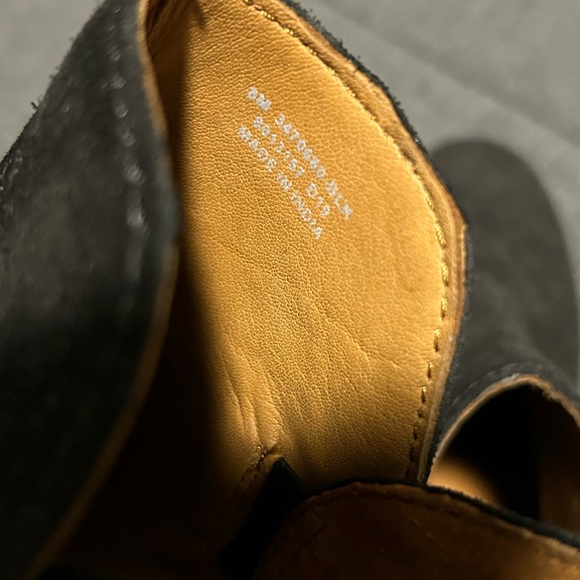 NEW FRYE Suede Elyssa Women’s Booties Black Size 8 - Picture 4 of 7